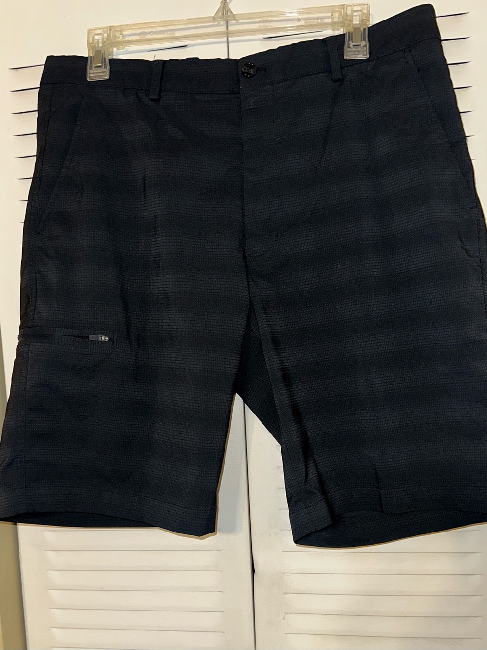 Greg Norman Men's Navy Blue Textured Golf Shorts Size 34 W34 Stretch Zip Pocket